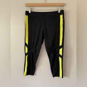 Bebe Sport Black and Neon Yellow Capri Leggings Retro 90’s Y2K Size Medium